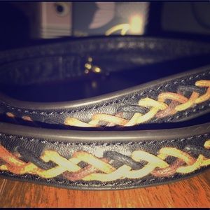 Genuine leather interchangeable crossbody strap.